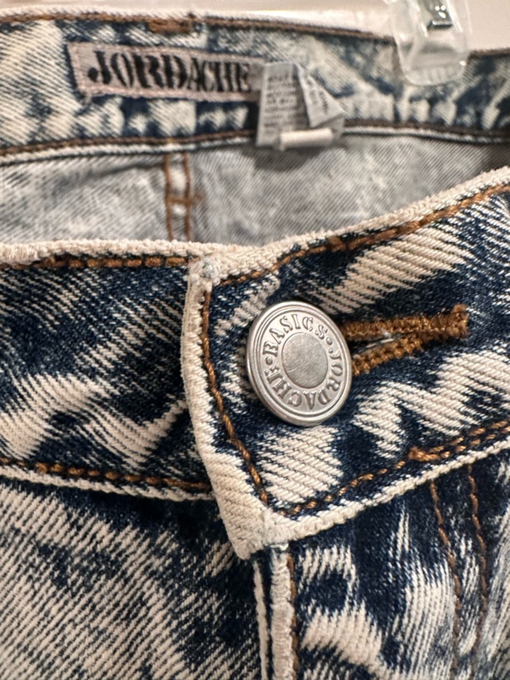 Jordache Men’s Slim Acid Wash Gray Jeans - Picture 6 of 16